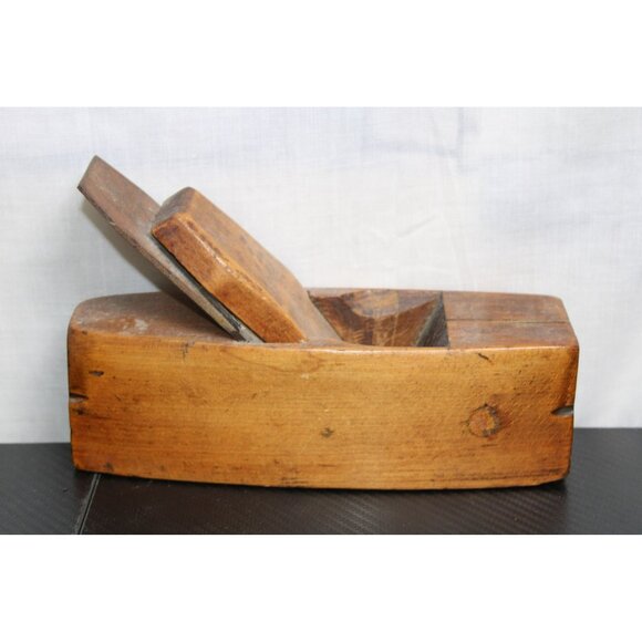 Auburn Tool Co. Wood Coffin Shaped Smoothing Plane - Picture 4 of 8